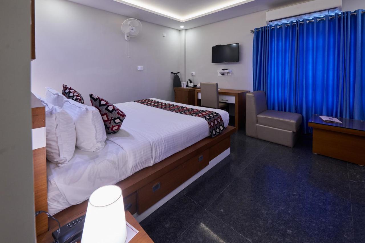 Vidya Residency Hotel Thrissur ภายนอก รูปภาพ