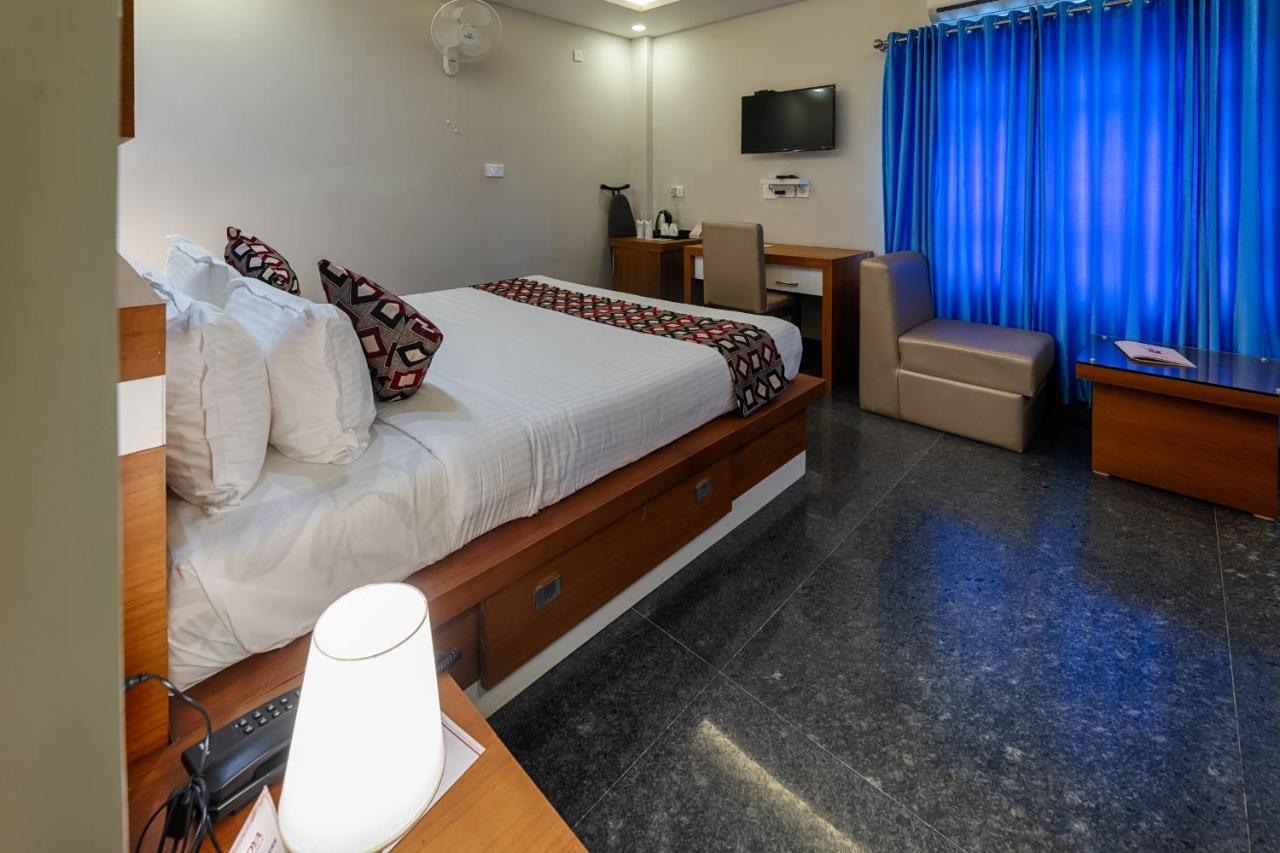 Vidya Residency Hotel Thrissur ภายนอก รูปภาพ